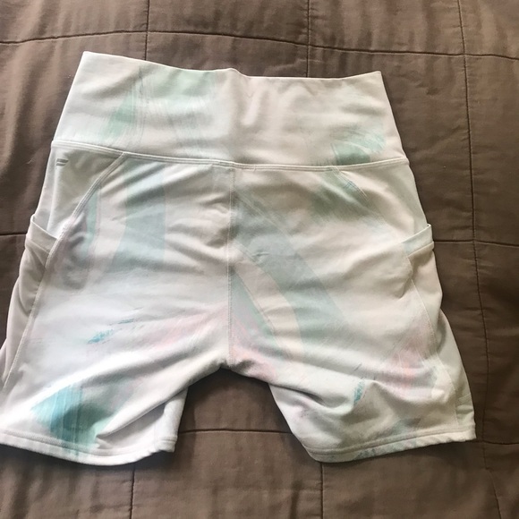 Powerholf fabletics biker shorts - Picture 2 of 3